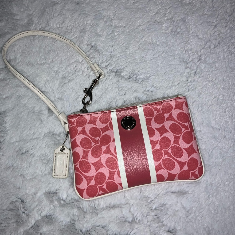 coach coral wristlet